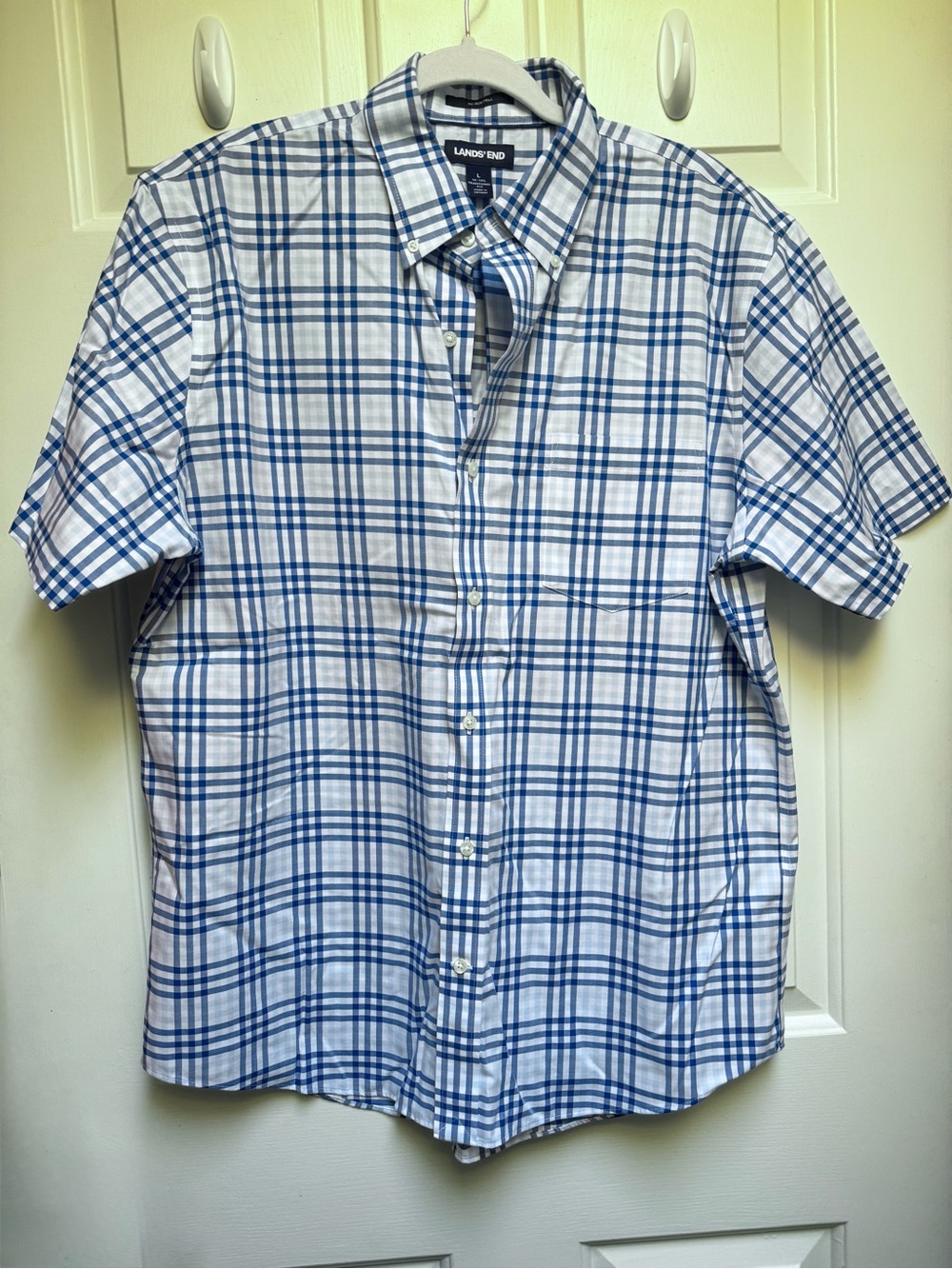 LANDS END Men’s Plaid Short Sleeve Button up Blue White Shirt large
16- 16.5”